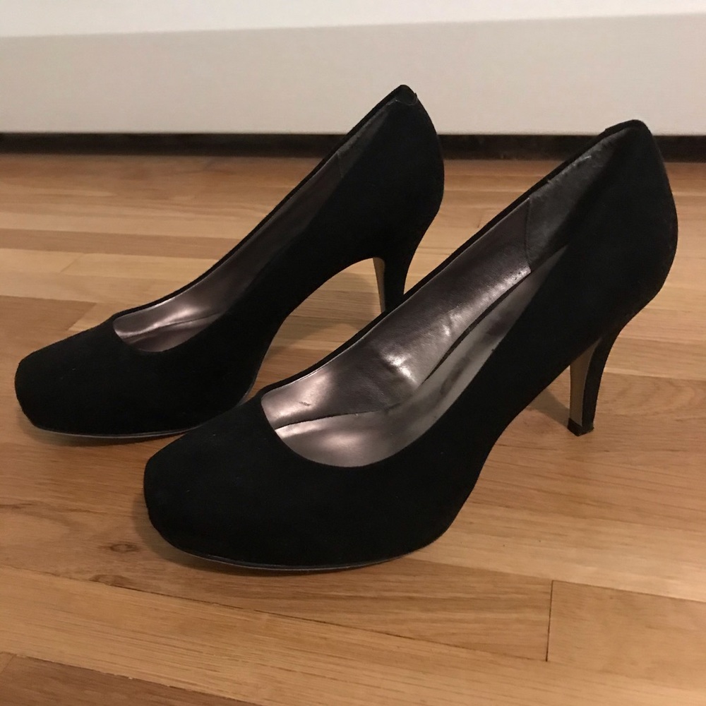 Madden Girl Getta Black Suede Pump Heel